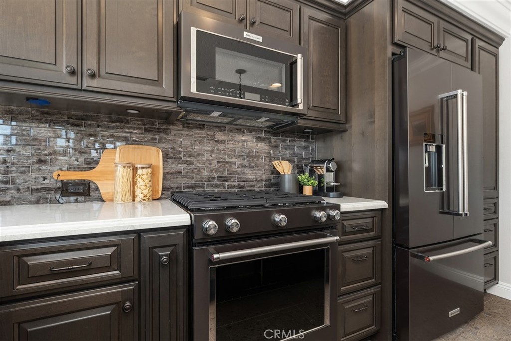 Stylish high-end appliances - 24671 El Manzano, Laguna Niguel CA 92677 - photo 12