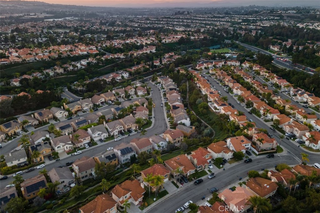 Close to The Club at Rancho Niguel, an exceptional HOA amenity - 24671 El Manzano, Laguna Niguel CA 92677 - photo 30