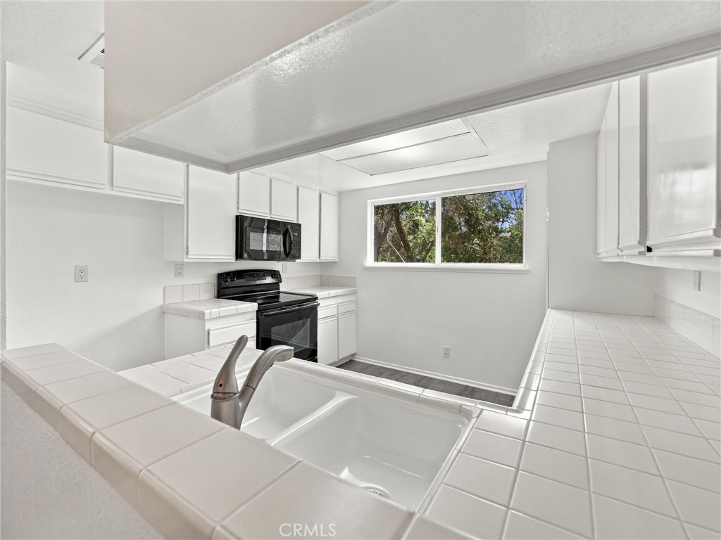24879 Nueva Vista, Laguna Niguel CA 92677 - photo 9