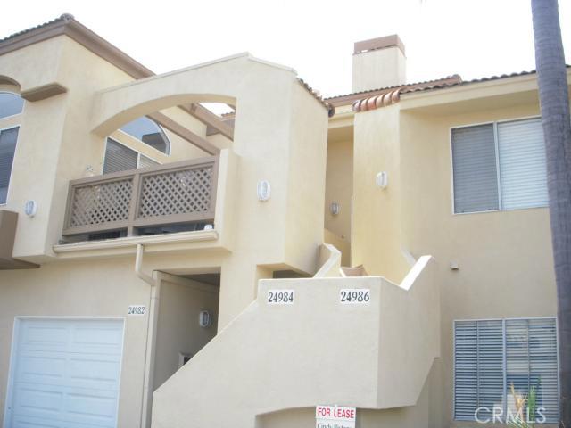 Upscale community. 3 bed, 3bath unit with direct access garage. Every bedroom has its own private bathroom. - 24986 La Pantera, Laguna Niguel CA 92677 - photo 1