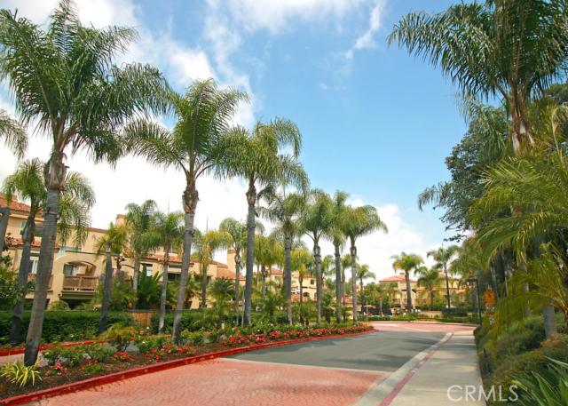 Entry drive into the community - 24993 La Mangusta, Laguna Niguel CA 92677 - photo 1