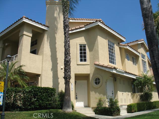 Beautiful carriage unit occupies upper floor and offers two large balcony/decks. - 25182 Via Azul, Laguna Niguel CA 92677 - photo 1