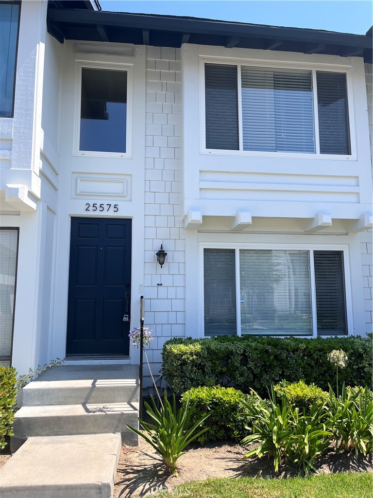 FRESH PAINT - 25575 Paseo La Vista 75, Laguna Niguel CA 92677 - photo 1