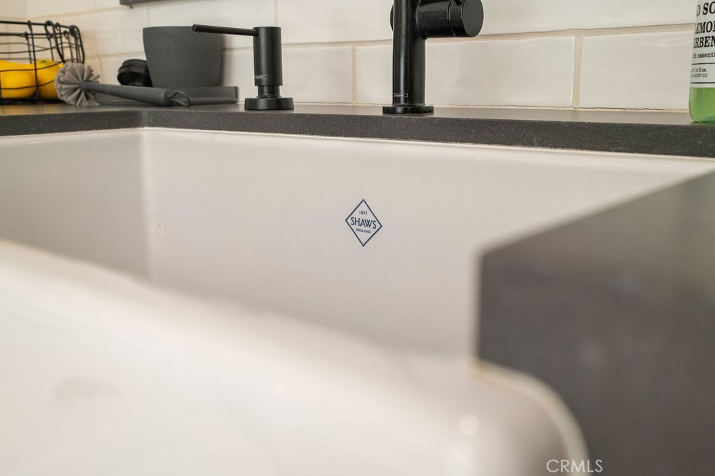 Close-up of Shaws farmhouse sink. - 25655 Paseo La Cresta 47, Laguna Niguel CA 92677 - photo 19