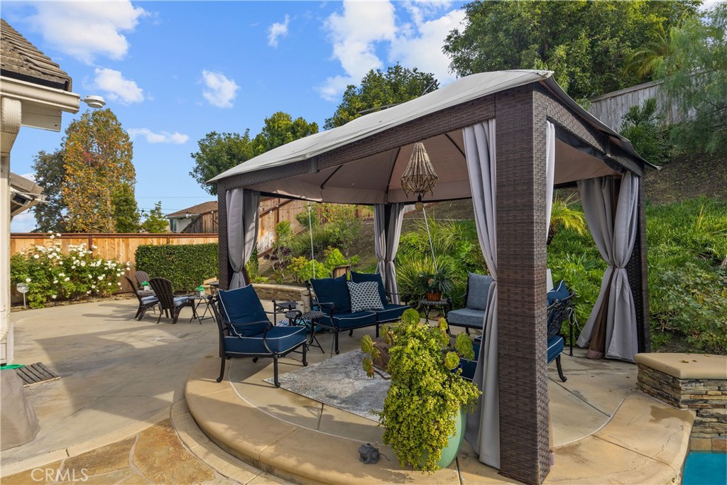 Outdoor sitting area - 25662 Cresta Loma, Laguna Niguel CA 92677 - photo 5