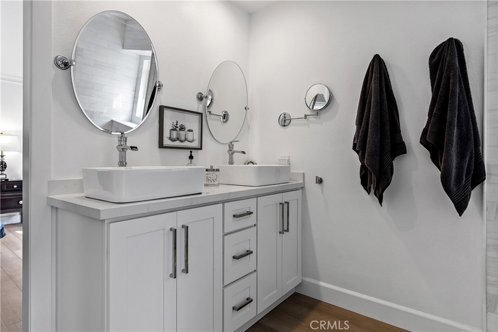 Double sink Master Bath - 25662 Cresta Loma, Laguna Niguel CA 92677 - photo 33