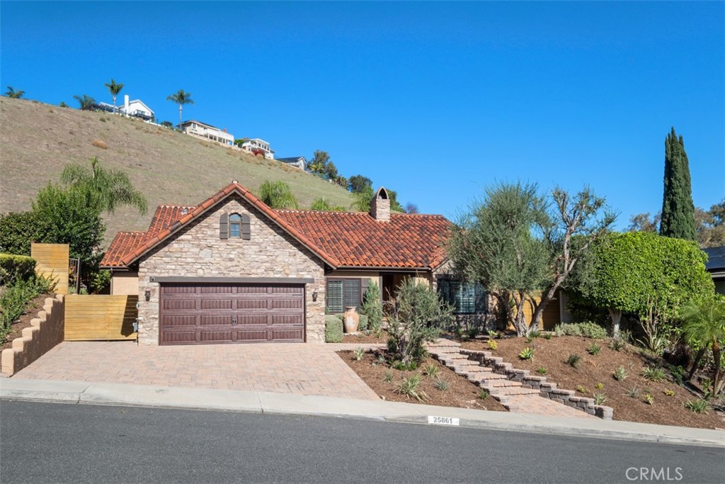 25861 Avatar, Laguna Niguel CA 92677 - photo 3