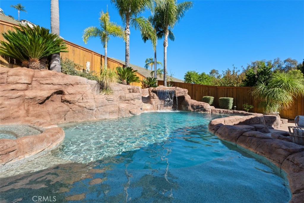 25861 Avatar, Laguna Niguel CA 92677 - photo 37