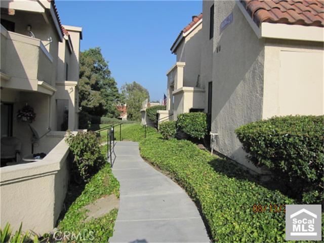 Walkway to Entrance - 28112 MARIPOSA 166, Laguna Niguel CA 92677 - photo 1