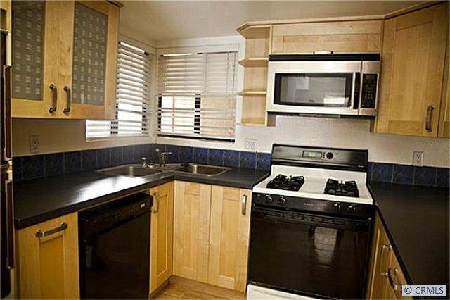 Newly remodeled kitchen - 28181 MONTECITO 49, Laguna Niguel CA 92677 - photo 1
