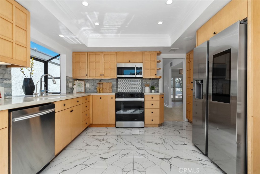 New high-end appliances - 28182 Carpenteria Court, Laguna Niguel CA 92677 - photo 2