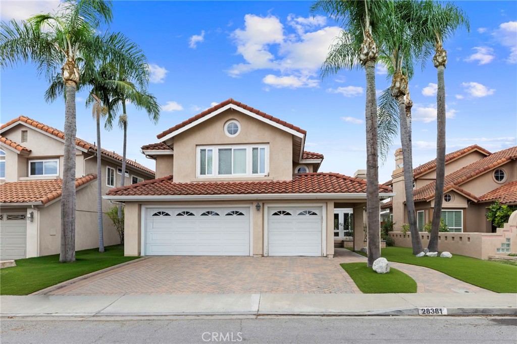 Synthetic grass in yard - 28381 Rancho Grande, Laguna Niguel CA 92677 - photo 2