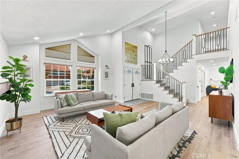28482 Shrike, Laguna Niguel