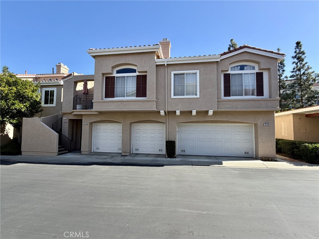 Condo spans the top level front of building. - 28748 La Siena, Laguna Niguel CA 92677 - photo 1