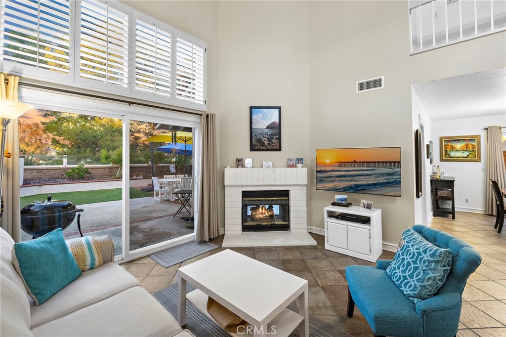 Living room - 28752 Calle Vista, Laguna Niguel CA 92677 - photo 3