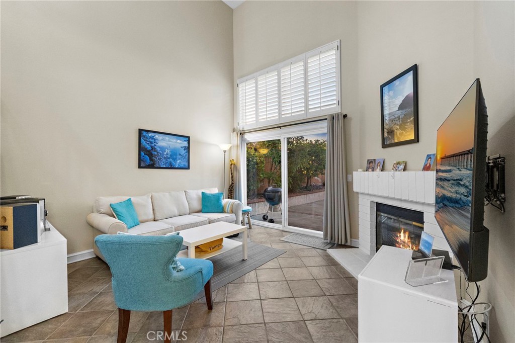 Living room - 28752 Calle Vista, Laguna Niguel CA 92677 - photo 4