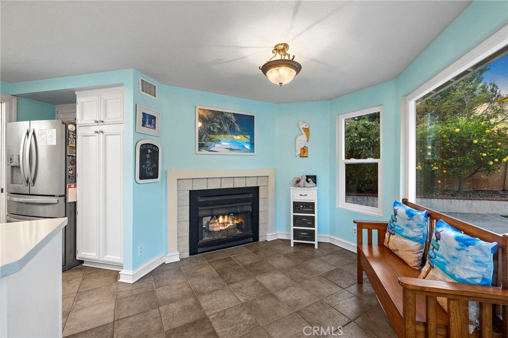 Breakfast nook - 28752 Calle Vista, Laguna Niguel CA 92677 - photo 14