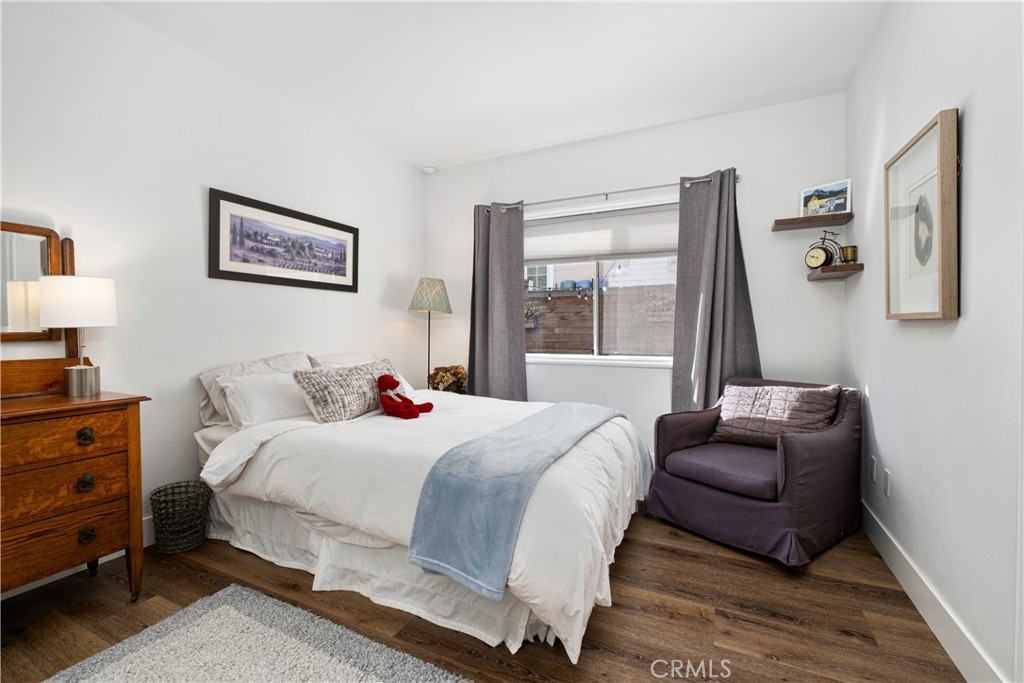 Downstairs Bedroom w/upgraded ensuite - 29 Bridington, Laguna Niguel CA 92677 - photo 20