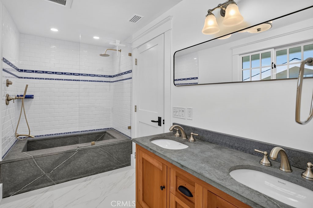Main bath - 29432 Kensington, Laguna Niguel CA 92677 - photo 19