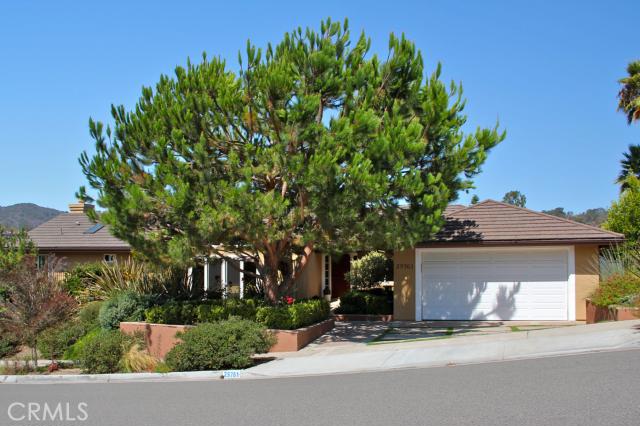 Great curb appeal with a landscaped driveway, two-car garage, lovely gardens...blue sky included!! - 29761 Ivy Glenn Drive, Laguna Niguel CA 92677 - photo 1