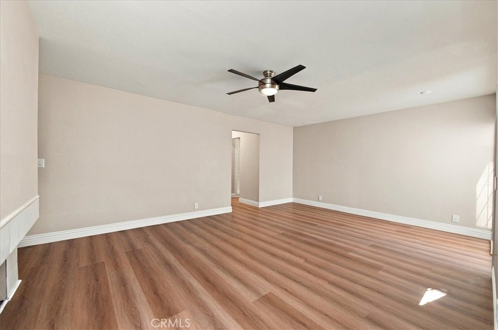 Bedroom 2 with en suite bathroom - 29852 Running Deer, Laguna Niguel CA 92677 - photo 28