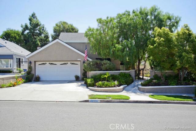Beautiful gated courtyard entrance. - 29972 Running Deer Lane, Laguna Niguel CA 92677 - photo 1