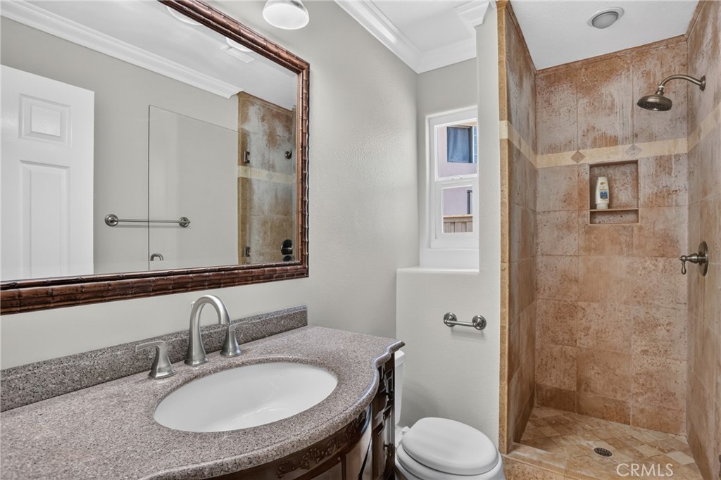 Main bathroom - 30045 Topsail, Laguna Niguel CA 92677 - photo 12