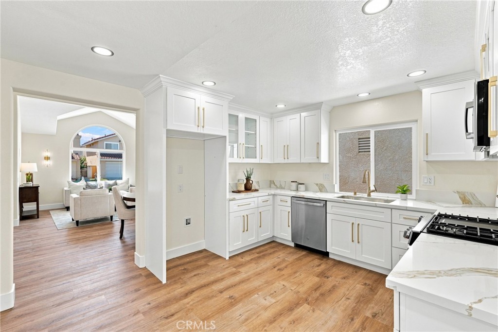 30062 Topsail, Laguna Niguel CA 92677 - photo 9