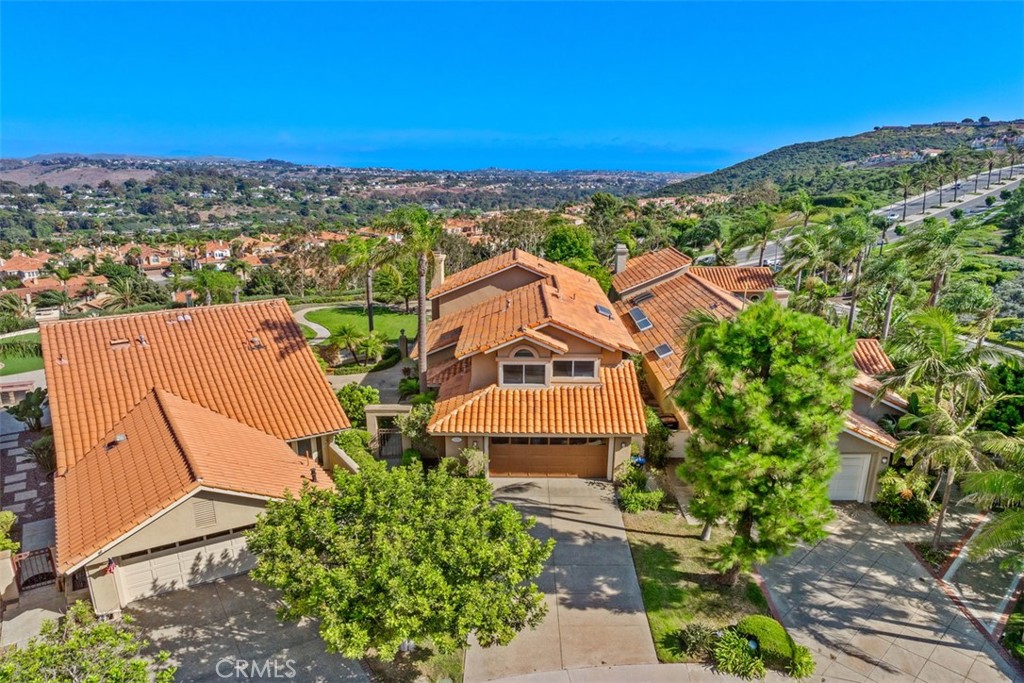 Aerial Showing Large View Premium Lot - 30382 Anamonte, Laguna Niguel CA 92677 - photo 29