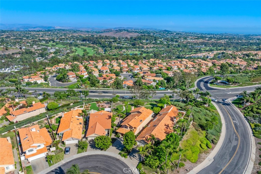 Aerial Showing Large View Premium Lot - 30382 Anamonte, Laguna Niguel CA 92677 - photo 31