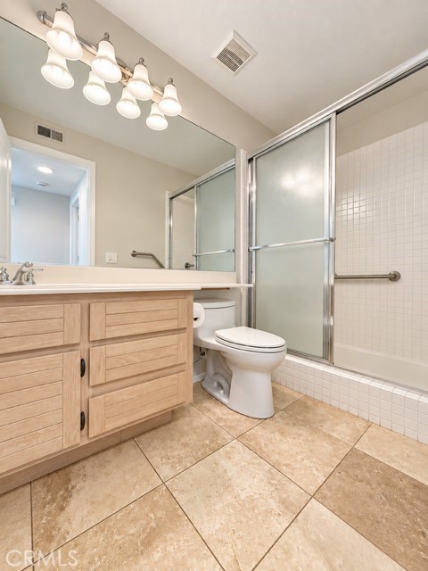 Full Bathroom on the First Floor - 30382 Anamonte, Laguna Niguel CA 92677 - photo 15