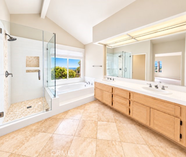 Main En-suite Bathroom and Dressing Area - 30382 Anamonte, Laguna Niguel CA 92677 - photo 19
