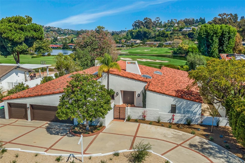 New paint, new landscape, new carpet - 30732 Paseo Del Niguel, Laguna Niguel CA 92677 - photo 1