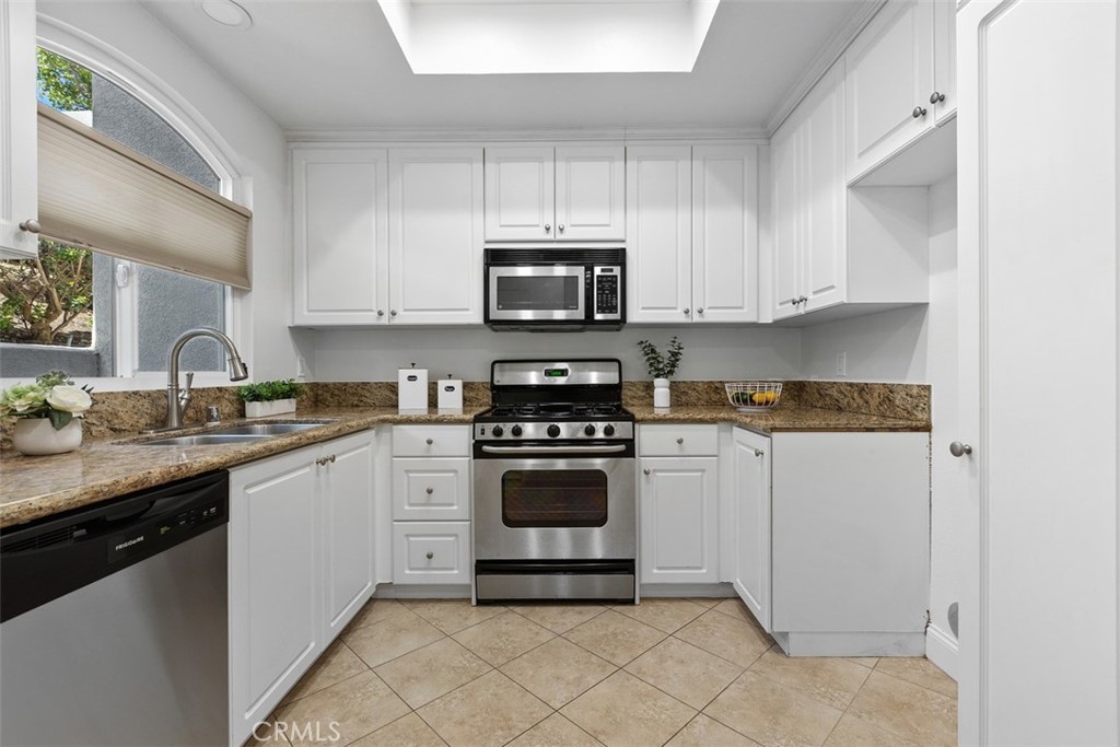 30902 Clubhouse Drive 13B, Laguna Niguel CA 92677 - photo 14