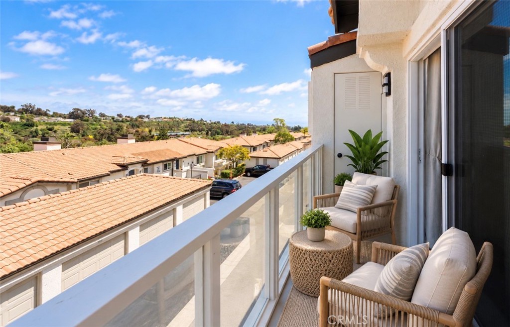 30902 Clubhouse Drive 14H, Laguna Niguel CA 92677 - photo 2