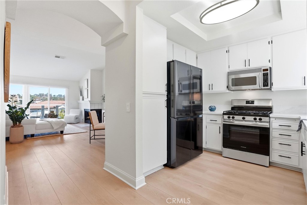 High Vaulted Ceilings - 30902 Clubhouse Drive 3G, Laguna Niguel CA 92677 - photo 9