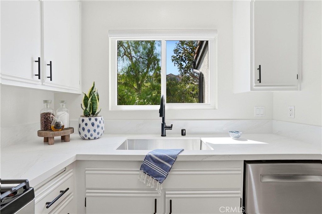 New Quartz Countertops - 30902 Clubhouse Drive 3G, Laguna Niguel CA 92677 - photo 12