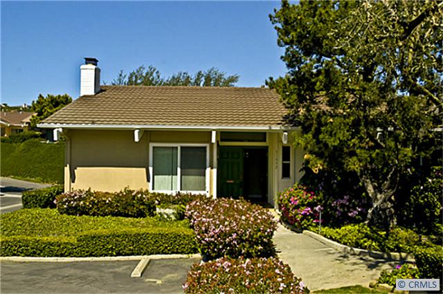 No steps from parking to the back yard. - 31442 FLYING CLOUD Drive, Laguna Niguel CA 92677 - photo 1