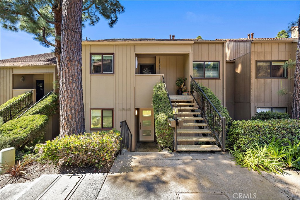 FRONT VIEW OF CONDO- LOWER 2BED/2BATH - 31545 E Nine Dr #37A, Laguna Niguel CA 92677 - photo 3