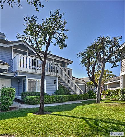 Upper level end unit next to green belt. - 34 SUFFOLK DOWNS 104, Laguna Niguel CA 92677 - photo 1