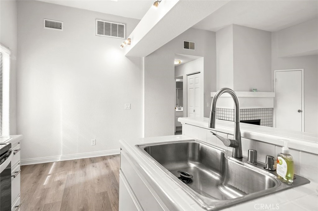 Stainless steel sink in kitchen - 39 Martinique Street 273, Laguna Niguel CA 92677 - photo 4