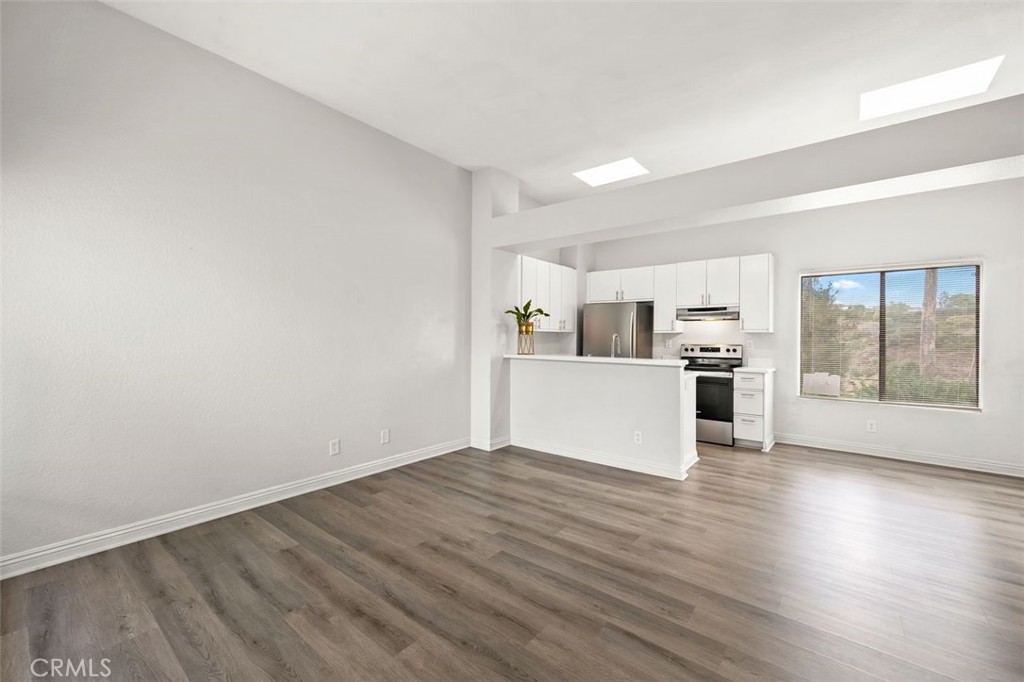 Open floor plan - 39 Martinique Street 273, Laguna Niguel CA 92677 - photo 8