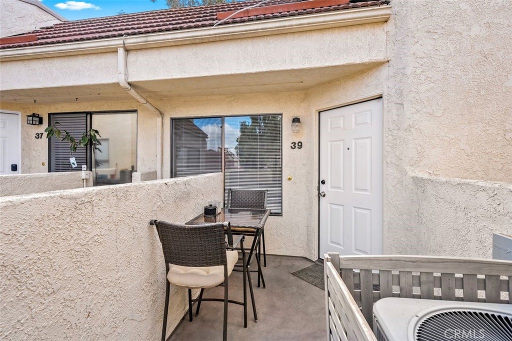 Space for BBQ and patio set - 39 Martinique Street 273, Laguna Niguel CA 92677 - photo 21