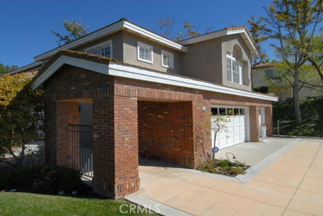 You're going to love this warm and welcoming home! 3,200 soft / Four Bedrooms + Bonus Room and a Master Retreat / four b - 5 Glastonbury Place, Laguna Niguel CA 92677 - photo 1