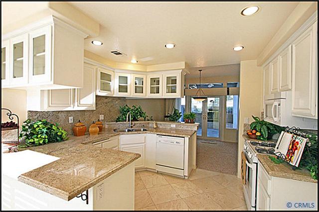 Executive two story townhouse with designer upgrades throughout! - 52 STONEY POINTE, Laguna Niguel CA 92677 - photo 1