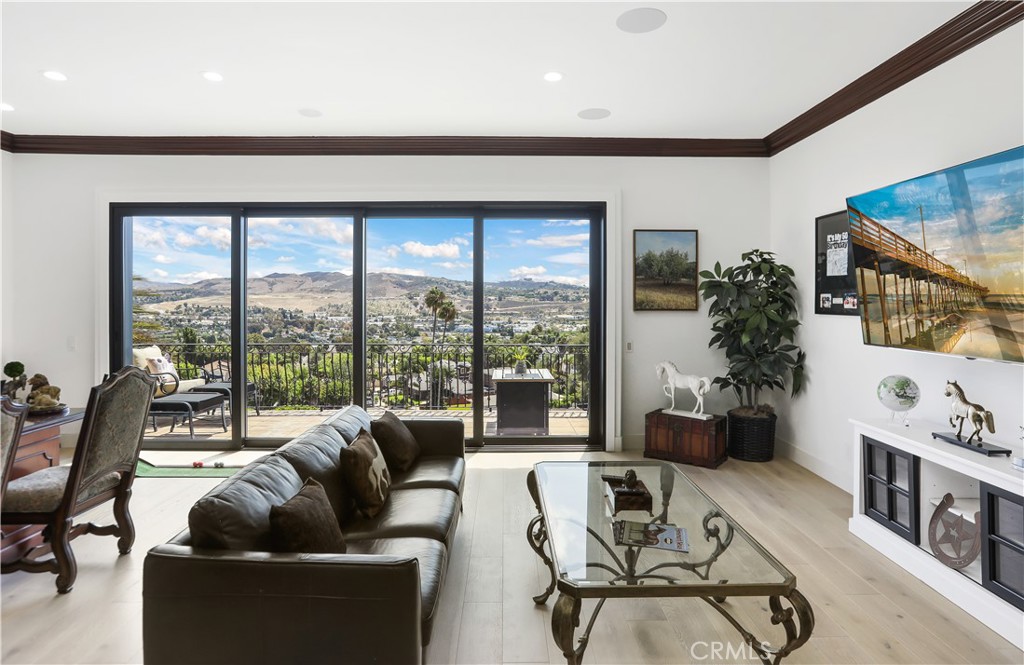 images enhanced with AI - 6 Riverstone, Laguna Niguel CA 92677 - photo 17