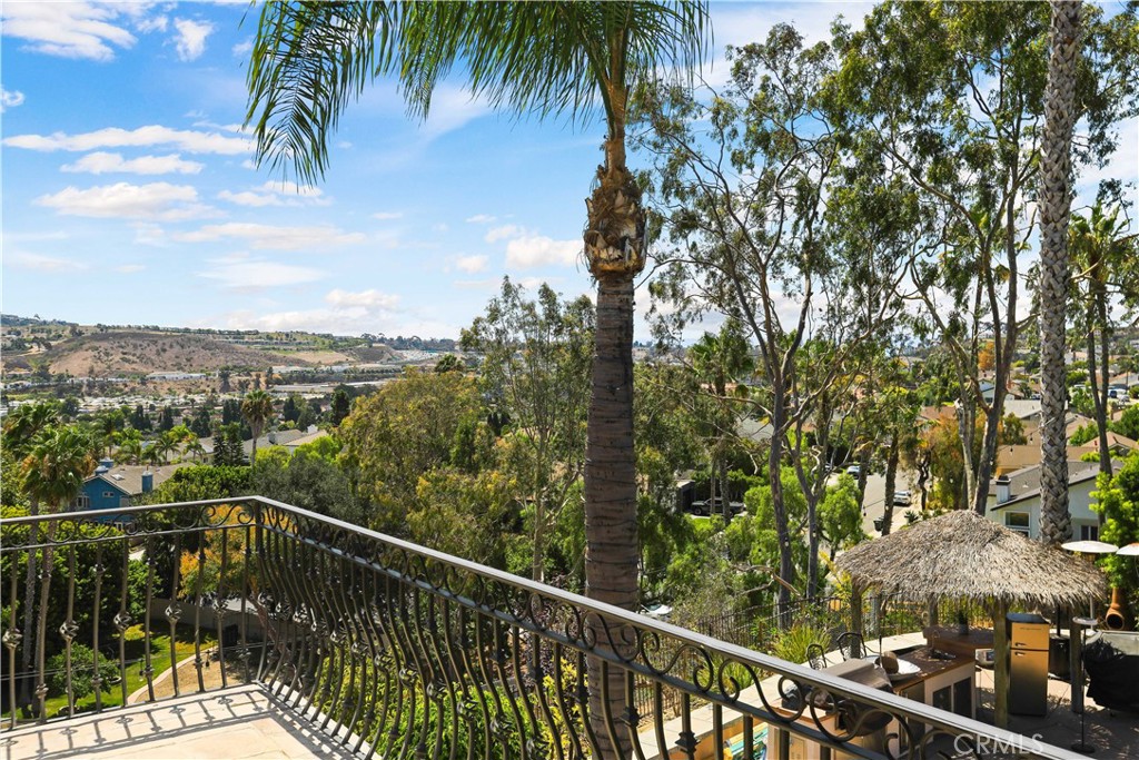 images enhanced with AI - 6 Riverstone, Laguna Niguel CA 92677 - photo 62