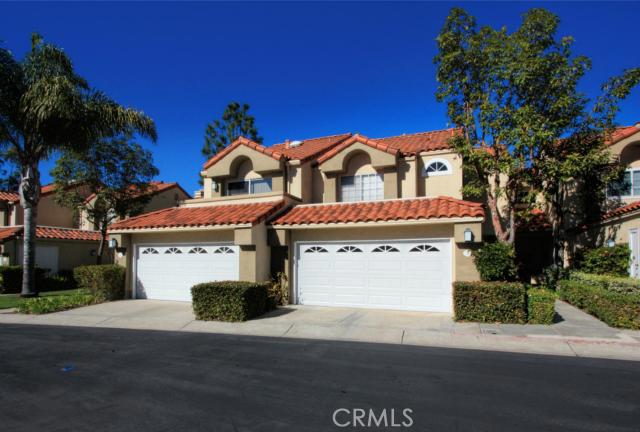GREAT CUL-DE-SAC LOCATION.....THE PROPERTY IS THE GARAGE ON THE RIGHT, ONE OF TWO MIDDLE UNITS IN A 4 UNIT BUILDING - 7 POINTE REYES, Laguna Niguel CA 92677 - photo 1