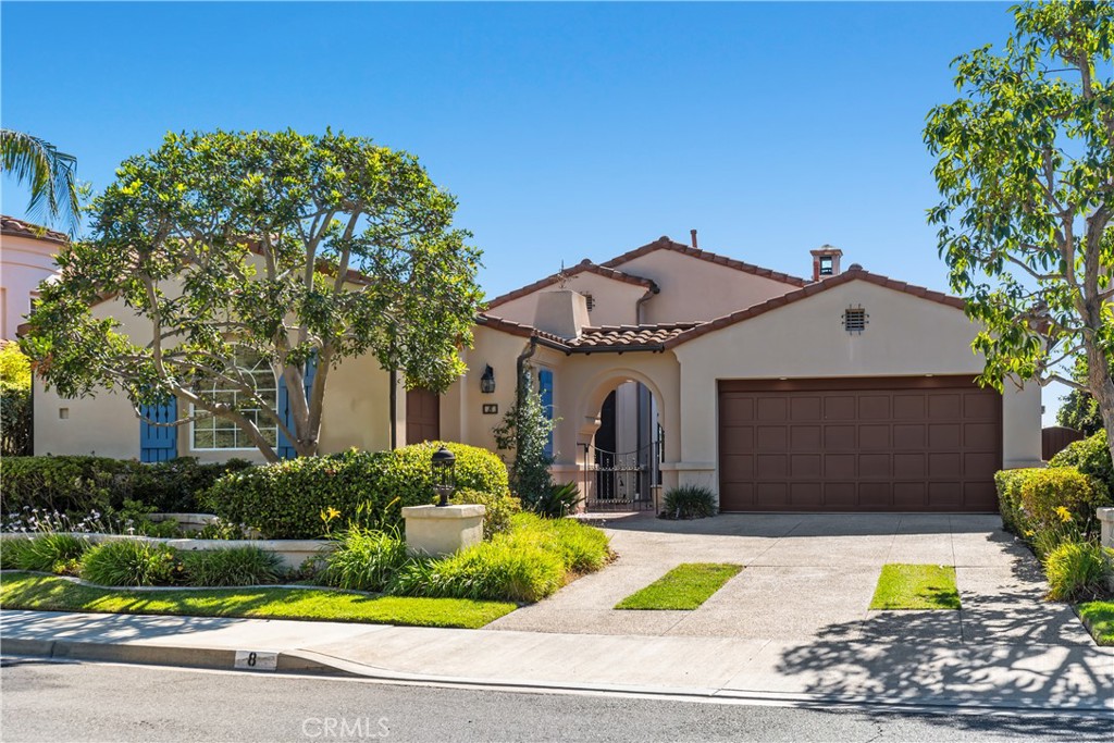 Nice long driveway with a 3 car garage! - 8 Chantonnay, Laguna Niguel CA 92677 - photo 52