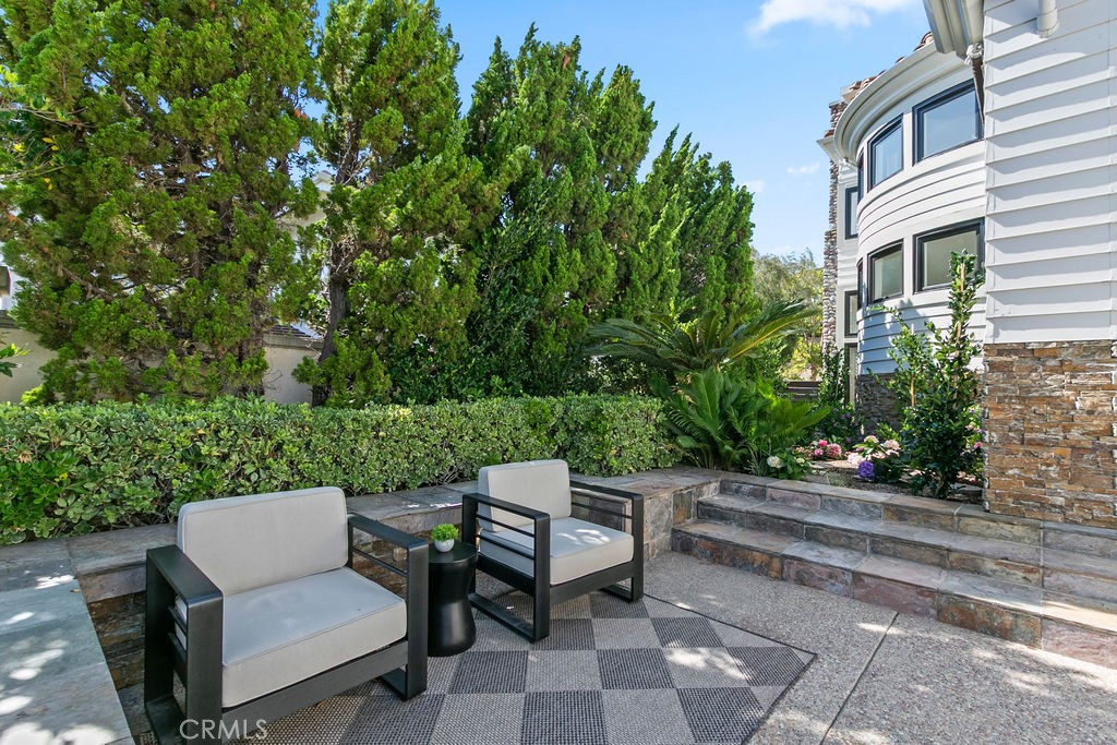 Front walkway area - 9 Gray Stone Way, Laguna Niguel CA 92677 - photo 3